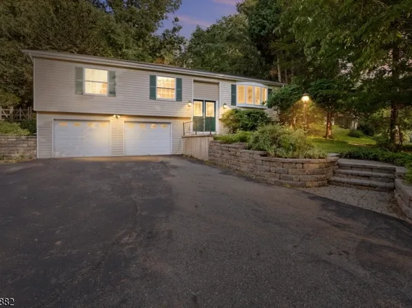 149 Philhower Ave, Califon Boro, NJ 07830