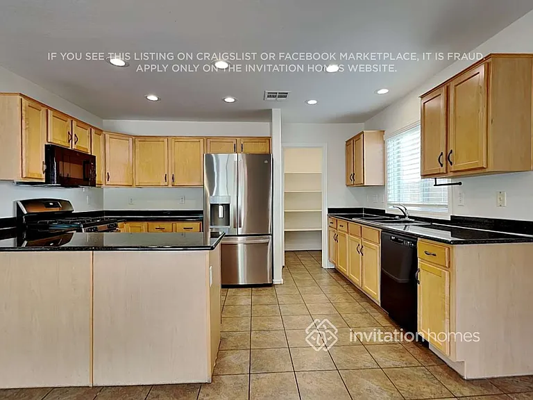 2246 E Bowker St — Photo 7