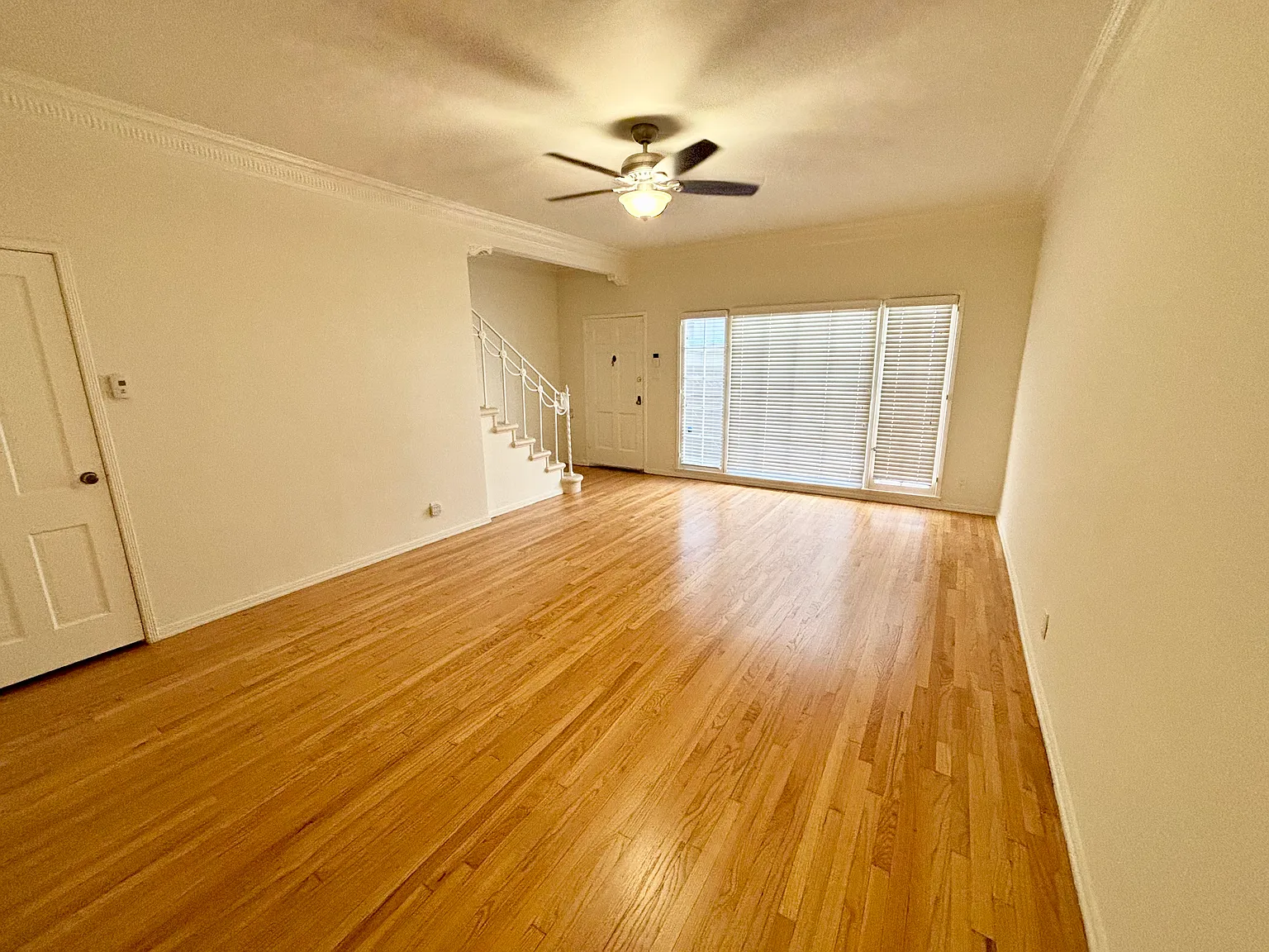 2 bed, 1.5 bath, 1200 sqft, $4,099 — Photo 1