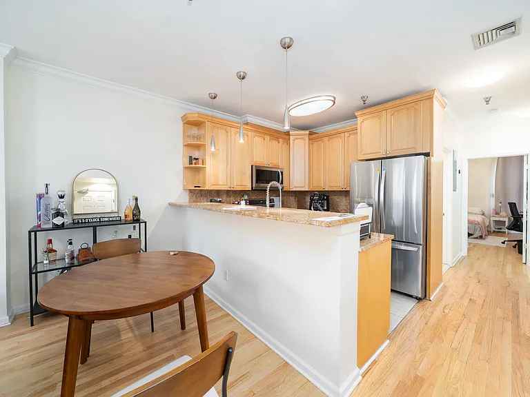 106 Washington St #1 — Photo 4