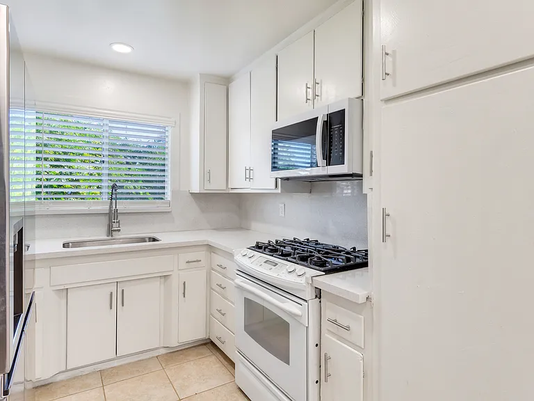 33073 Buena Vista St — Photo 12