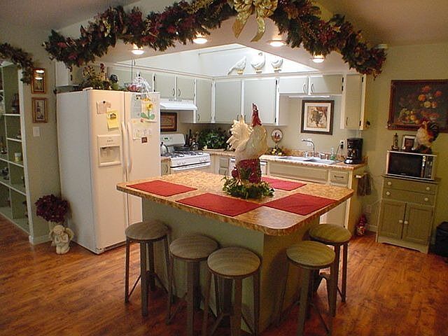 2nd image of 85 Cook St
