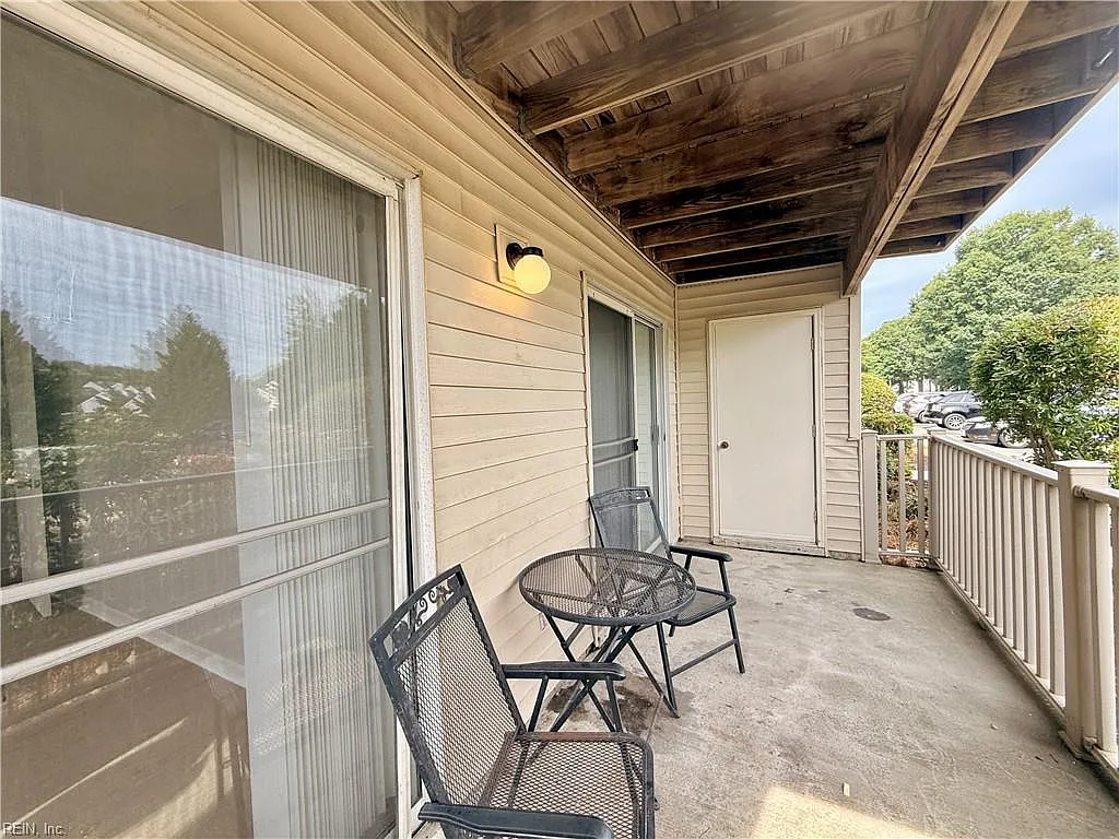 2 bed, 2.0 bath, $1,595 — Photo 2