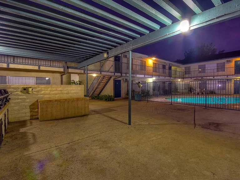 315 W Lincoln Ave — Photo 10