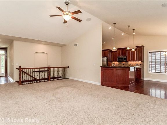 3rd image of 6639 Dakota Dr