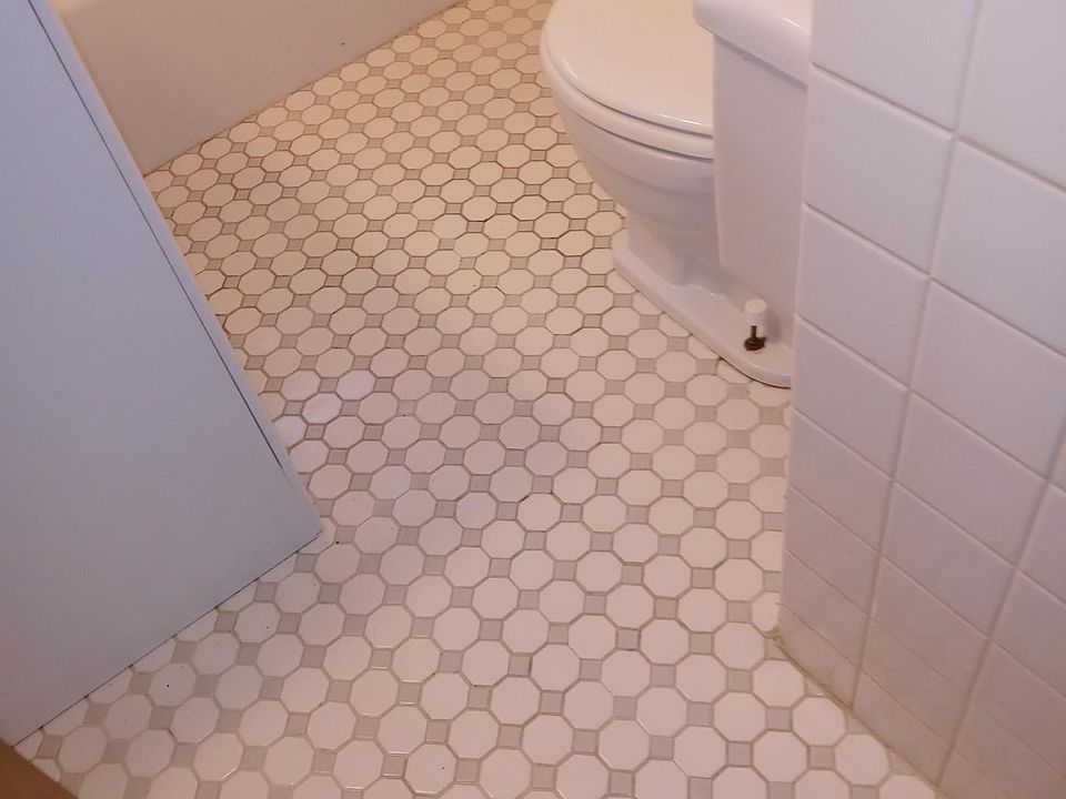 2nd image of 8026 Campbell St