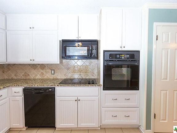 5th image of 604 Elizabeth St