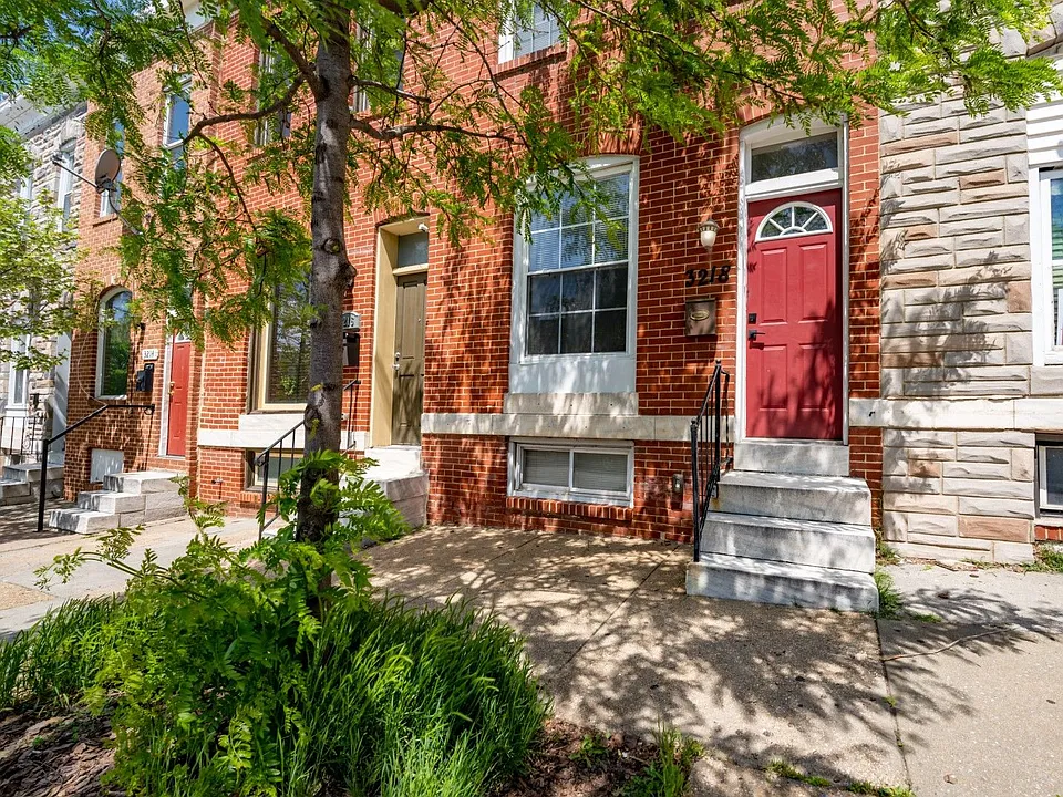 3218 E Lombard St