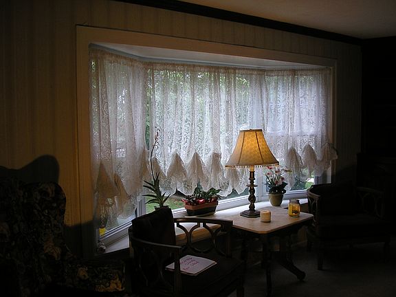 3rd image of 87 Moore Ave