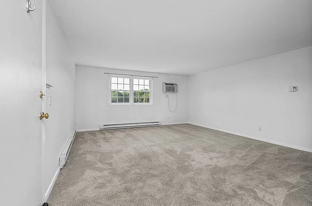 2 bed, 1.0 bath, 830 sqft, $2,300 — Photo 4
