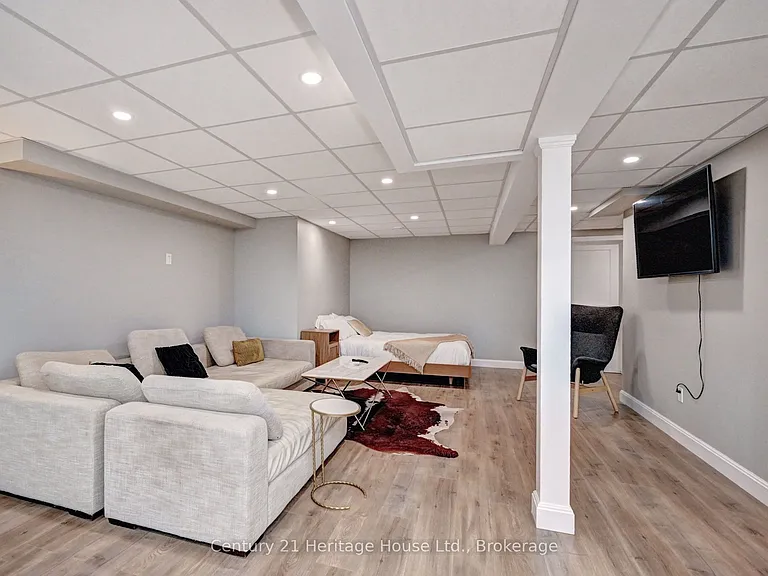219 Falconridge Dr — Photo 37