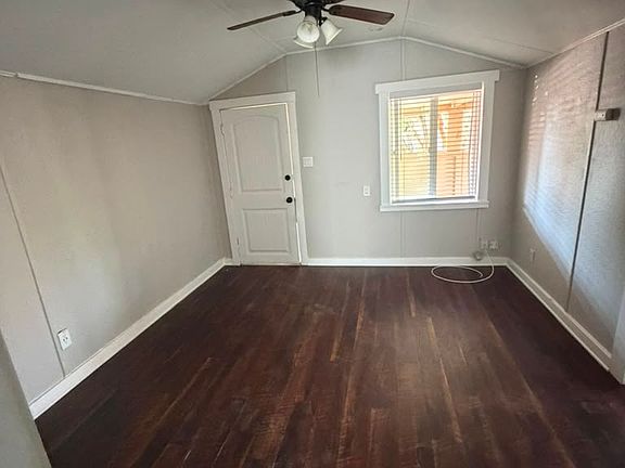 2nd image of 3011 Baker Pl