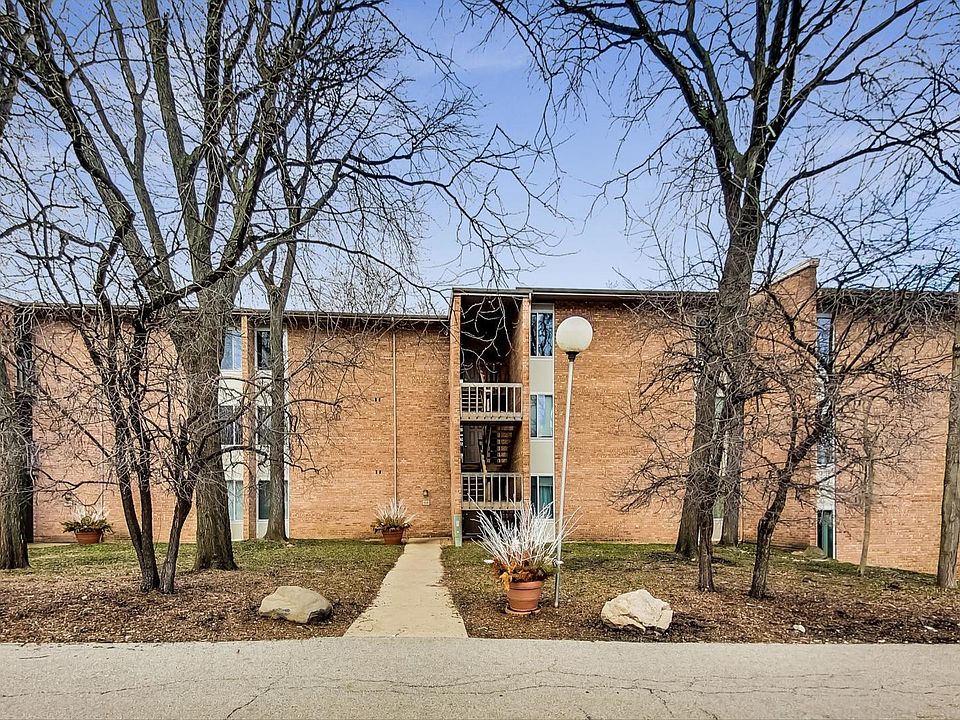 1st image of 1605 Fairway Dr APT 1D