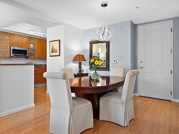 5th image of 2633 NE 14th Avenue #112