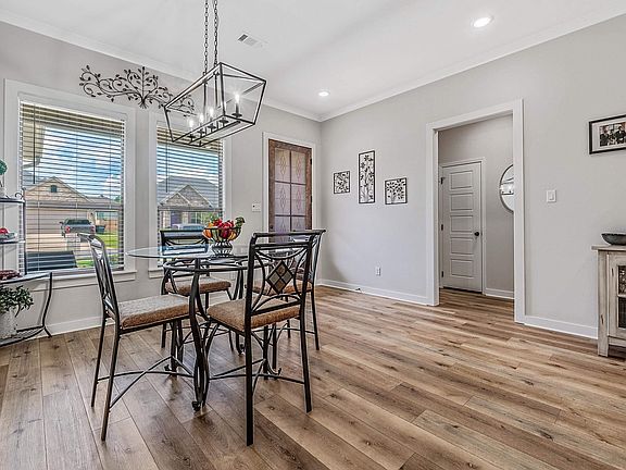 3rd image of 9833 Meadow Creek Dr