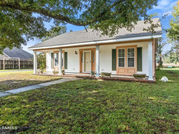 2320 Hemlock Dr, Opelousas, LA 70570