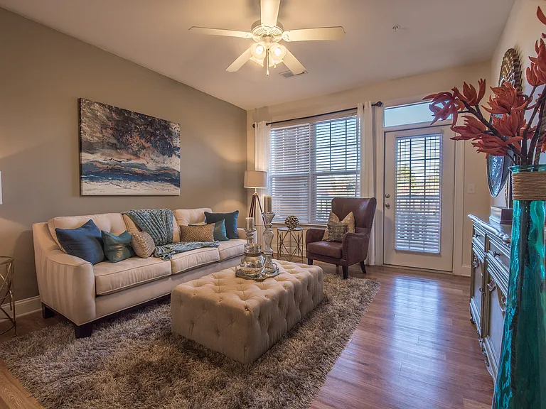 Afton Ridge Apartments — Photo 15