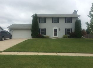 610 Plank Rd, Mukwonago, WI 53149