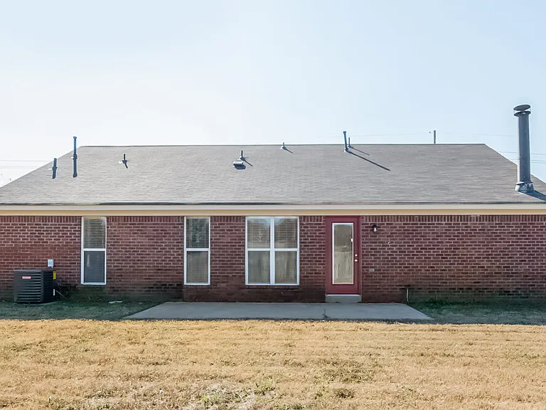 7409 Dunbarton Dr — Photo 14