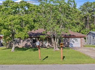 850 Vee St, Biloxi, MS 39532
