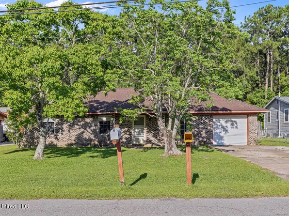 850 Vee St, Biloxi, MS 39532