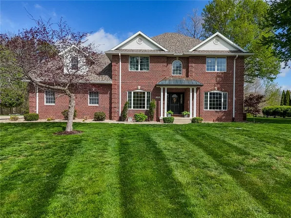 17363 N Deer Creek Dr, Effingham, IL 62401