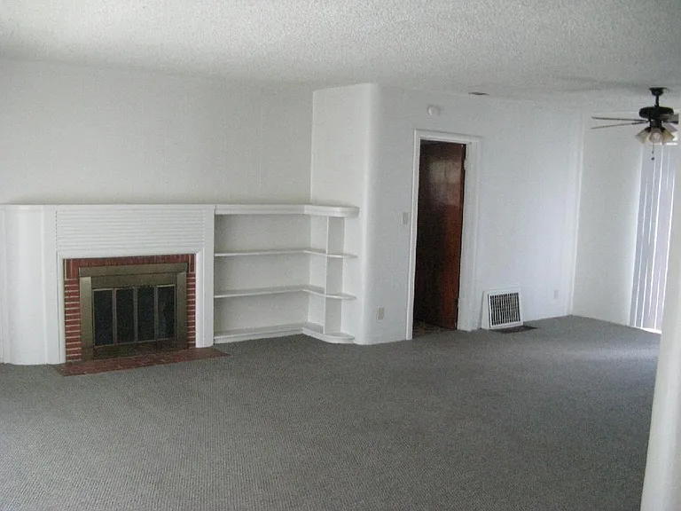 living room 1_01012020