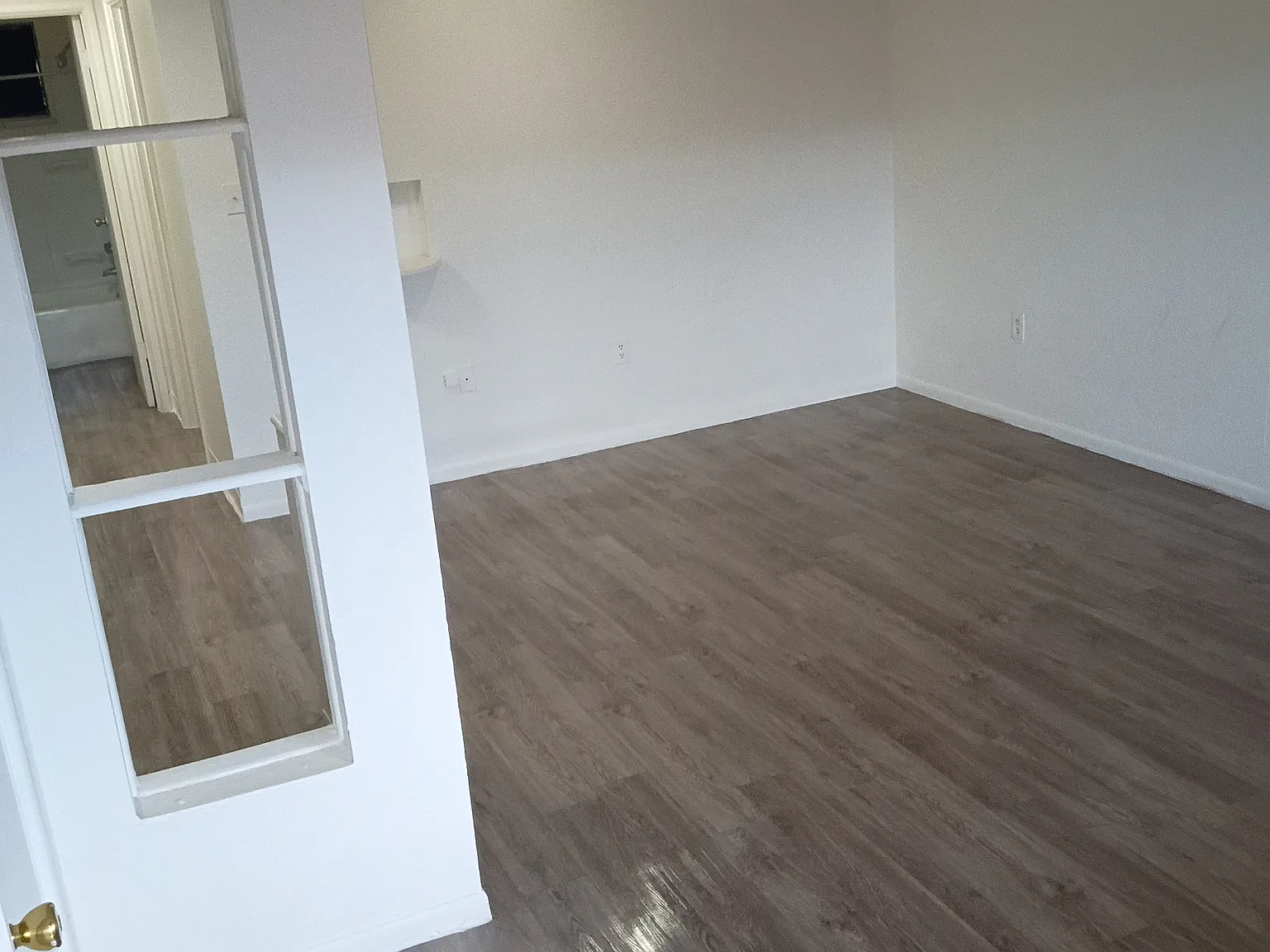 1 bed, 750 sqft, $1,050 — Photo 2