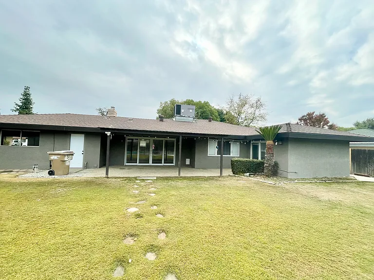 7000 Hooper Ave — Photo 2