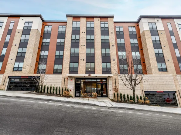 649 38th Street image 3 of 29