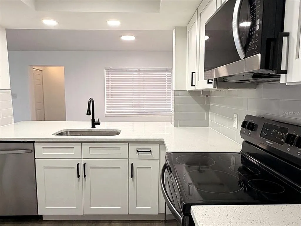 2 bed, 2.0 bath, 1132 sqft, $1,850 — Photo 4