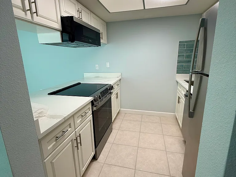 1 Windrush Blvd #Z — Photo 6