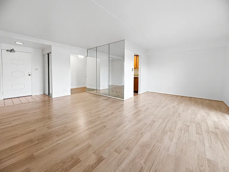 6340 Americana Dr #210 — Photo 12