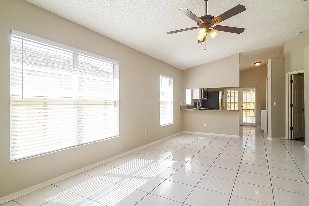 3 bed, 2.0 bath, 1149 sqft, $2,150 — Photo 2