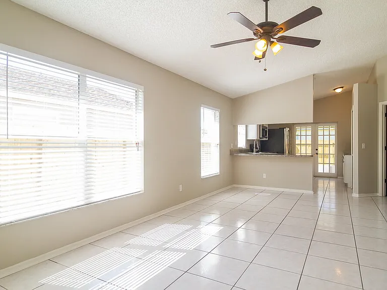 13500 Glasser Ave — Photo 2