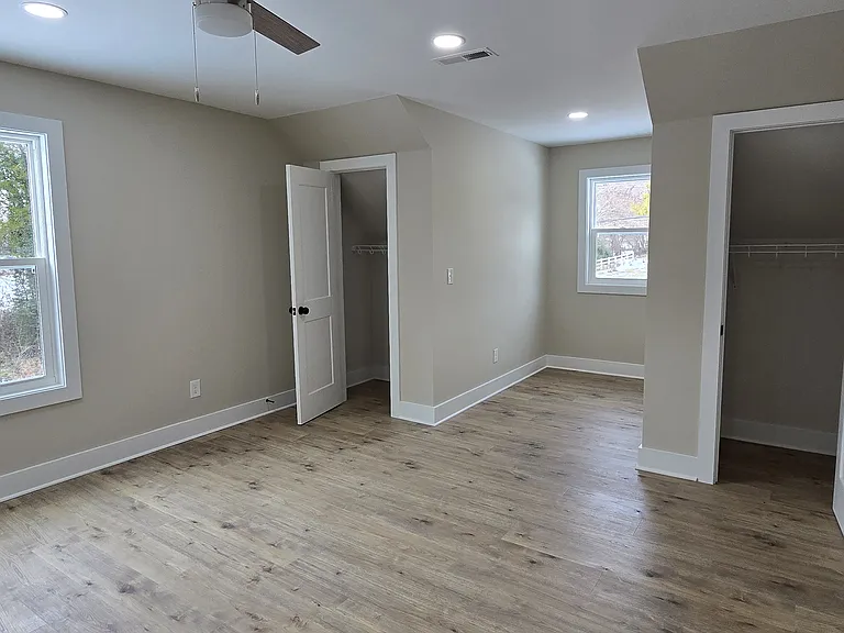 5058 Shattalon Dr — Photo 37