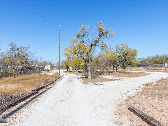 4th image of 576 McCartney Ln
