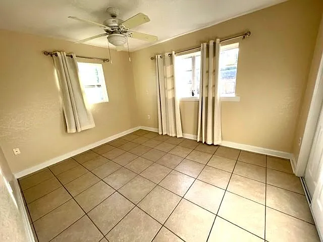 2127 Smathers Cir N — Photo 8