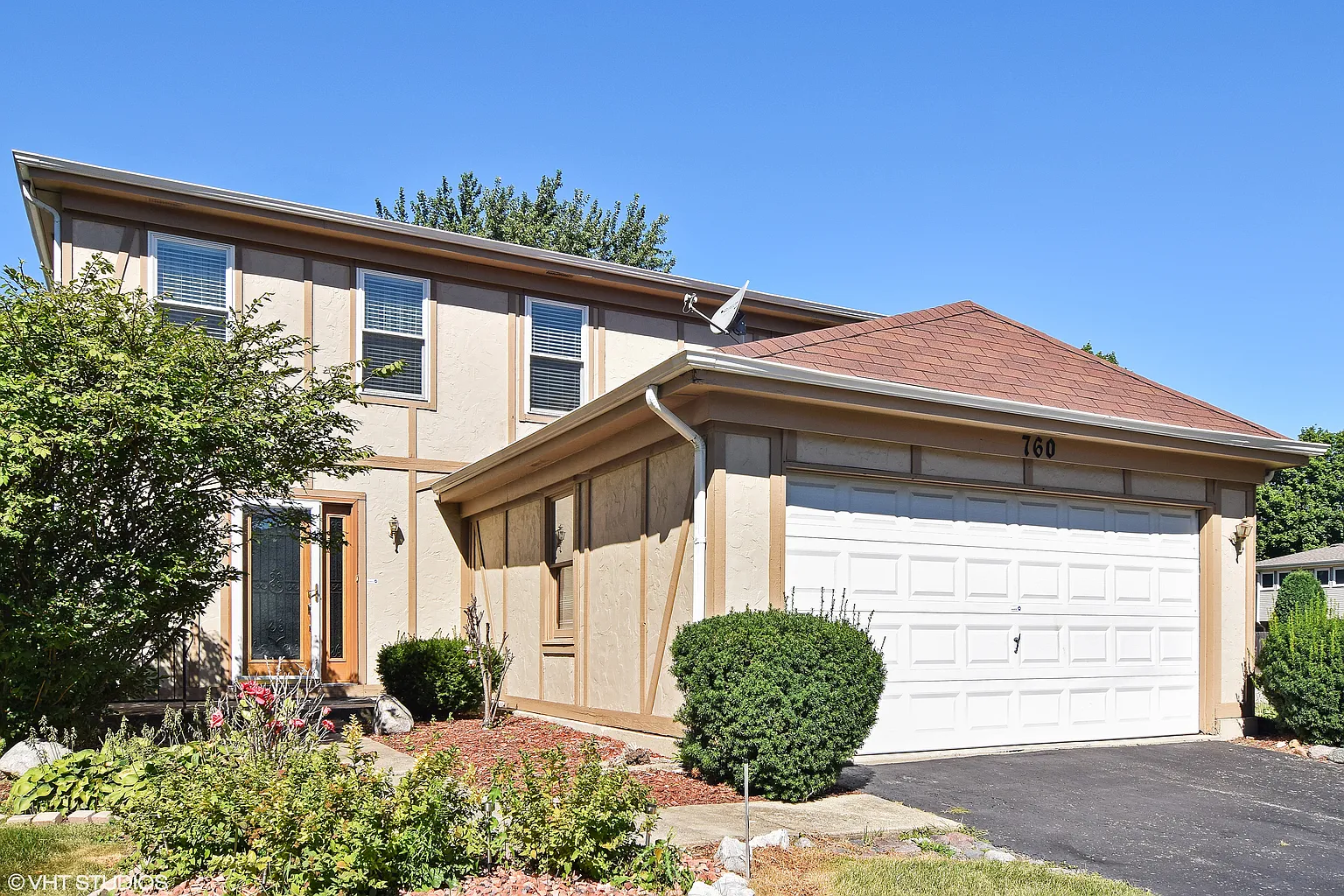 760 Iroquois Trl photo 1