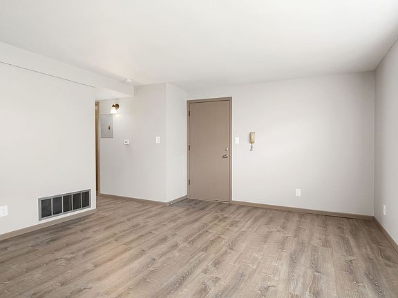 3rd image of 4269 Bates St #1077