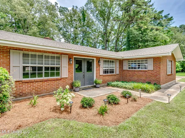 413 W Main St, Raymond, MS 39154