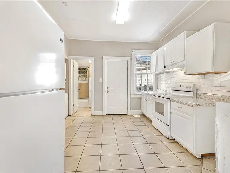 1708 Lennox Ct — Photo 10