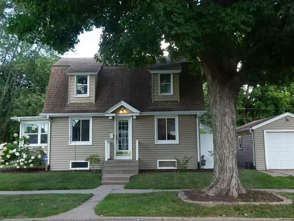 1st image of 3200 16th Ave