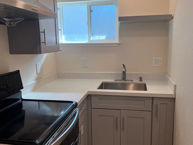 3288 Cabrillo Dr — Photo 10