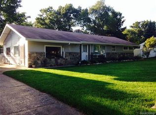 315 Crystal St, Milford, MI 48381
