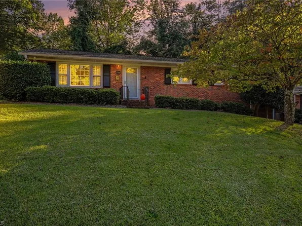 2336 Kaywood Ln, Winston Salem, NC 27103