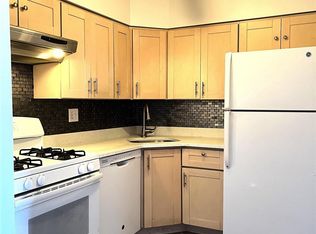 68-17 242nd St #35C, Little Neck, NY 11362