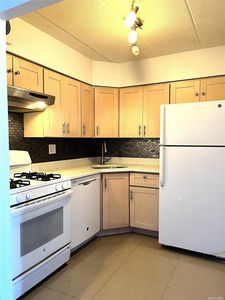 68-17 242nd Street #35C, Little Neck, NY, 11362
