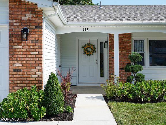 3rd image of 138 Courtshire Drive