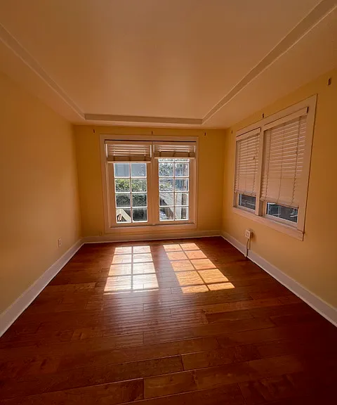 519 N Clementine St — Photo 10